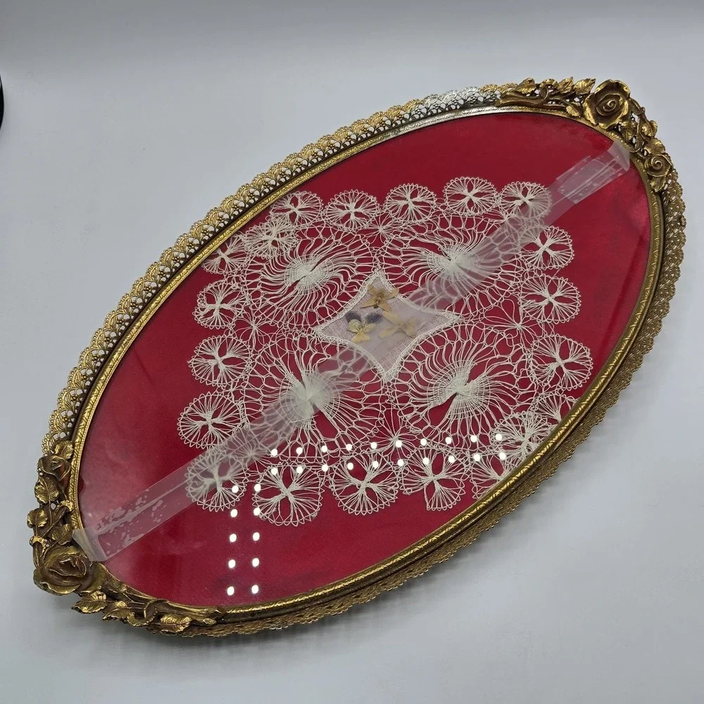 Vintage Metal Glass‎ Tray With Glass Top Chrocheted 1907 Tatting Doily